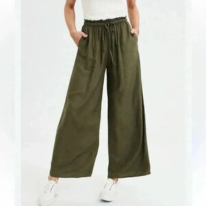 American Eagle Wide Leg Cropped Olive Green Casual Pants Women’s Size XS